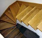 Escalera de madera de roble